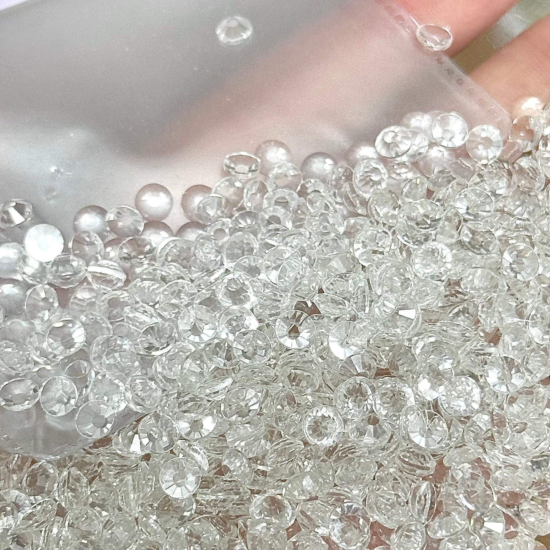 Crystal HFT White Flat Back Rhinestones FBRS000